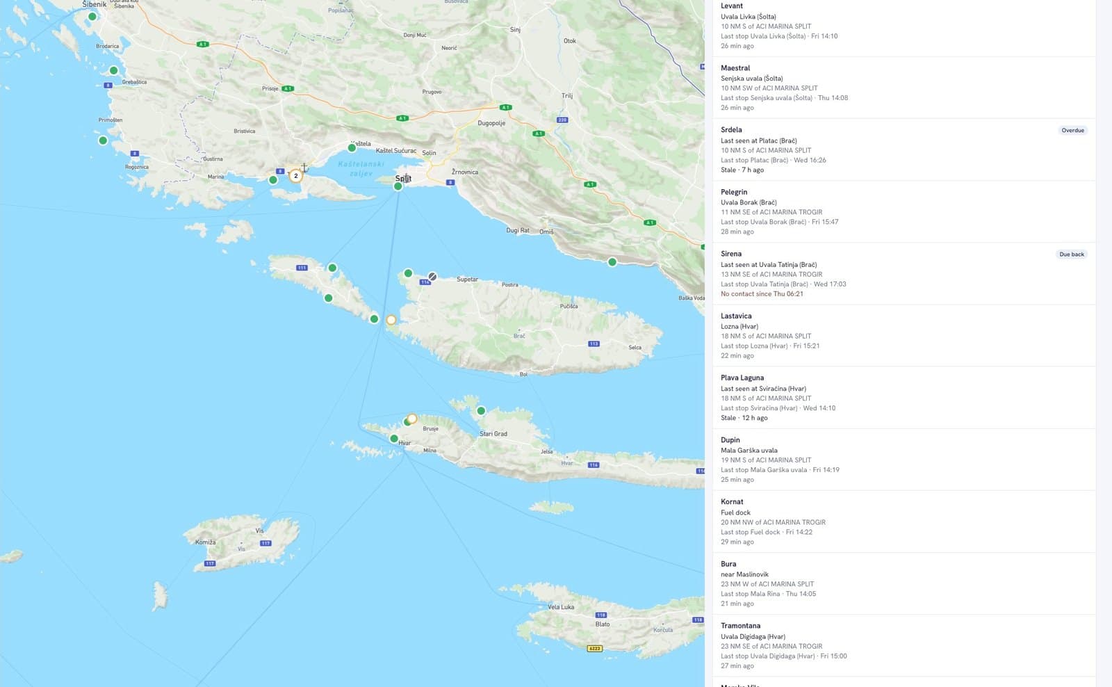 Bova fleet map: boats on charter as dots around Split, Brač, Hvar and Šolta, with a list of boats, their last stop and how long ago they reported